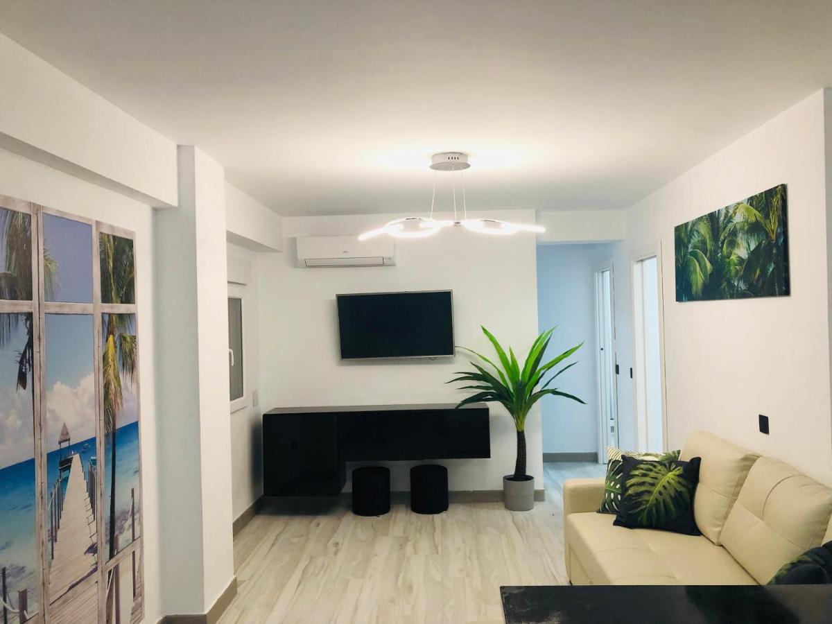 Apartamento Fabrynne Beach Malaga Exterior photo
