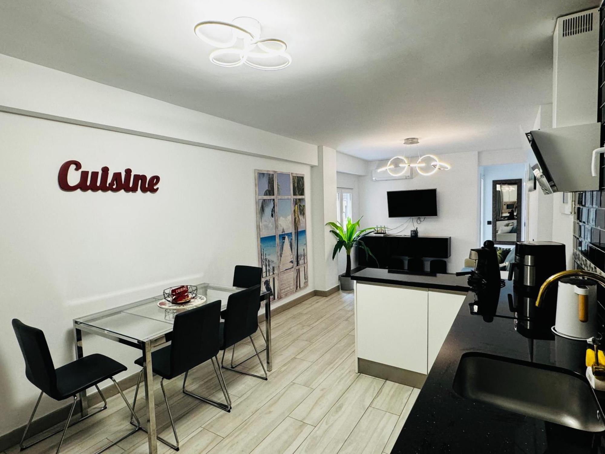 Apartamento Fabrynne Beach Malaga Exterior photo